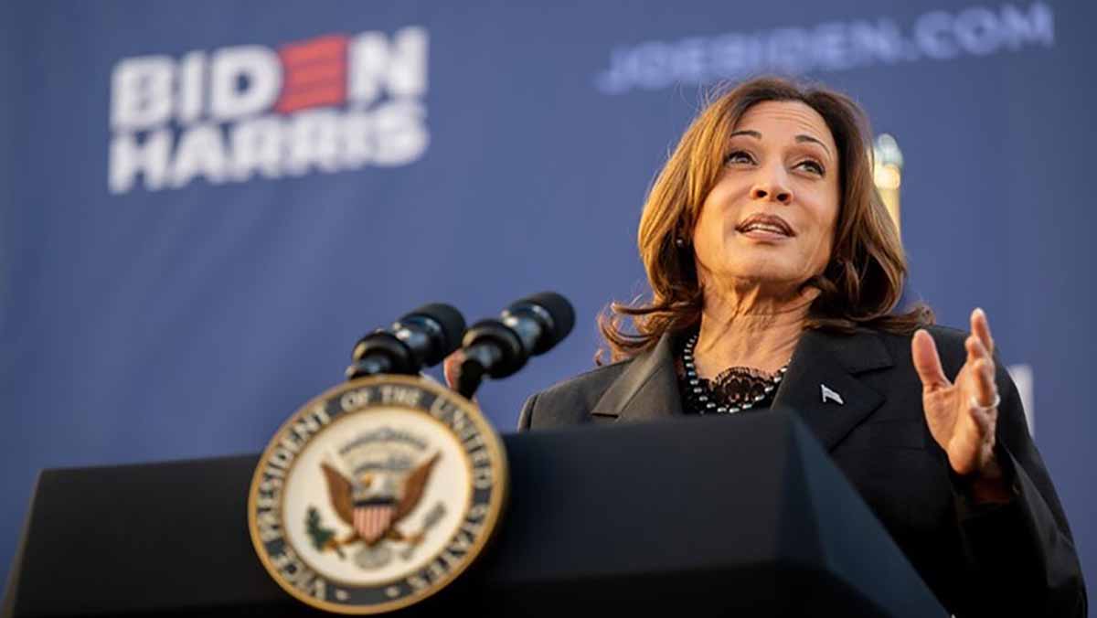 كامالا هاريس تعلن استعدادها للقيام بمهام بايدن ورئاسة أمريكا缩略图