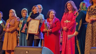 نساء المقاومة بوجدة يكرمن في عيدهن الاممي في شخص فاطمة بنضياف.缩略图 نساء المقاومة بوجدة يكرمن في عيدهن الاممي في شخص فاطمة بنضياف.缩略图