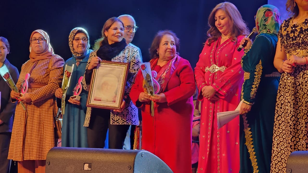 نساء المقاومة بوجدة يكرمن في عيدهن الاممي في شخص فاطمة بنضياف.缩略图