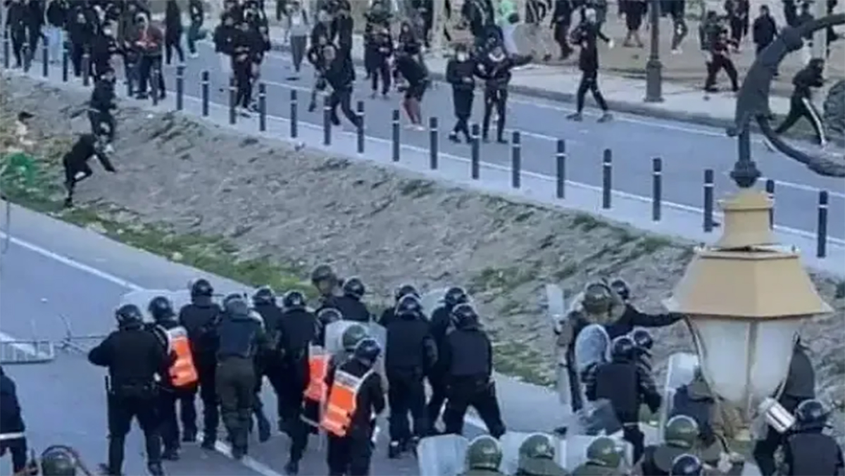 السجن النافذ لموقوفين خلال مباراة الرجاء وتطوان ليوم 24 فبراير.缩略图