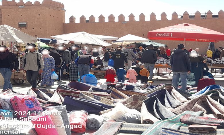 فوضى باب سيدي عبد الوهاب تهزم قائد الملحقة الإدارية.缩略图 فوضى باب سيدي عبد الوهاب تهزم قائد الملحقة الإدارية.缩略图