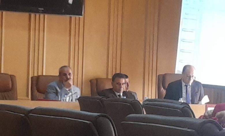 فضيحة بجماعة وجدة: إنطلاق الجلسة الثالثة لدورة مايو بحضور 15 عضو من أصل 61.缩略图 فضيحة بجماعة وجدة: إنطلاق الجلسة الثالثة لدورة مايو بحضور 15 عضو من أصل 61.缩略图