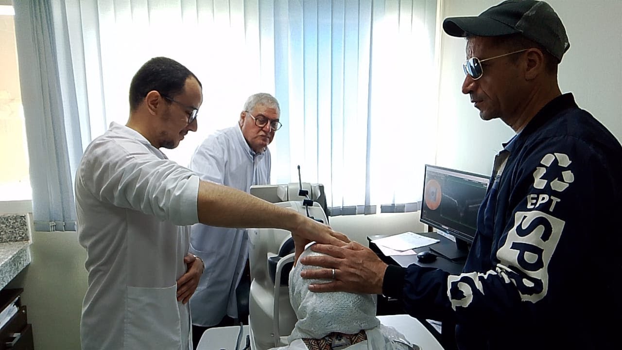 GIL24-TV الدكتور عياد عبدالقادر … اقبال كبير على عن داء الزرق الجلوكوما بالمستشفى الجامعي بوجدة缩略图