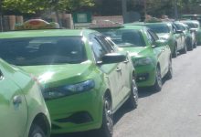 مهنيوا سيارات الأجرة الصغيرة بالعيون يعتصمون أمام الباشوية لهذه الأسباب.缩略图