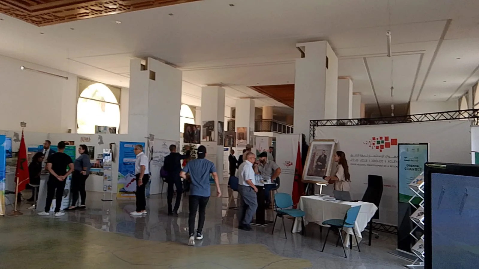 اليوم الوطني للمهاجر: ولاية جهة الشرق “استثمارات المغاربةالمقيمني في الخارج:فرص وآفاق” والمركز الجهوي للاستثمار يطلق منصة للتواصل والتحفيز缩略图