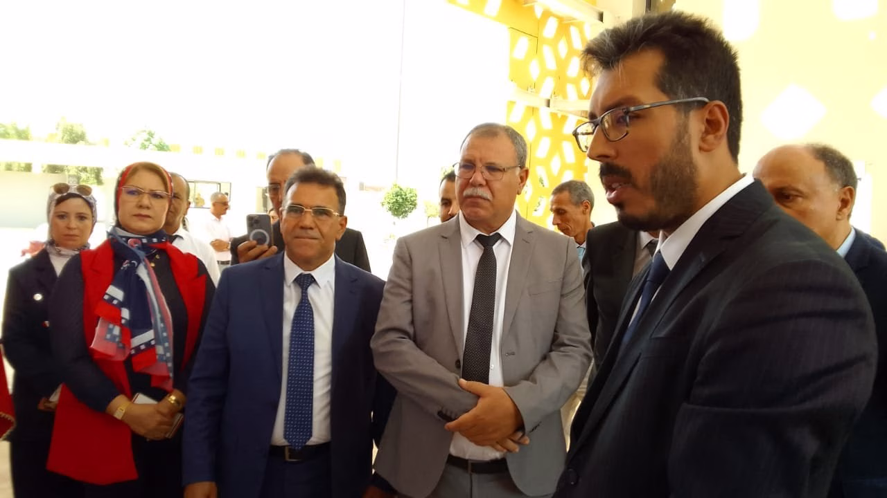 GIL24-TV محمد عزاوي مدير معهد مهن الصحة و العمل الإجتماعي يتحدث عن اهمية التكوين المهني الصحي بجهة الشرق缩略图