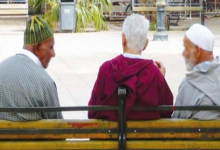 المتقاعدون ينددون بإقصائهم من الزيادة العامة في المعاشات缩略图