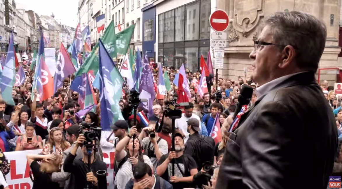 مظاهرات ضد ماكرون وبارنييه تعم باريس ومدن فرنسا缩略图