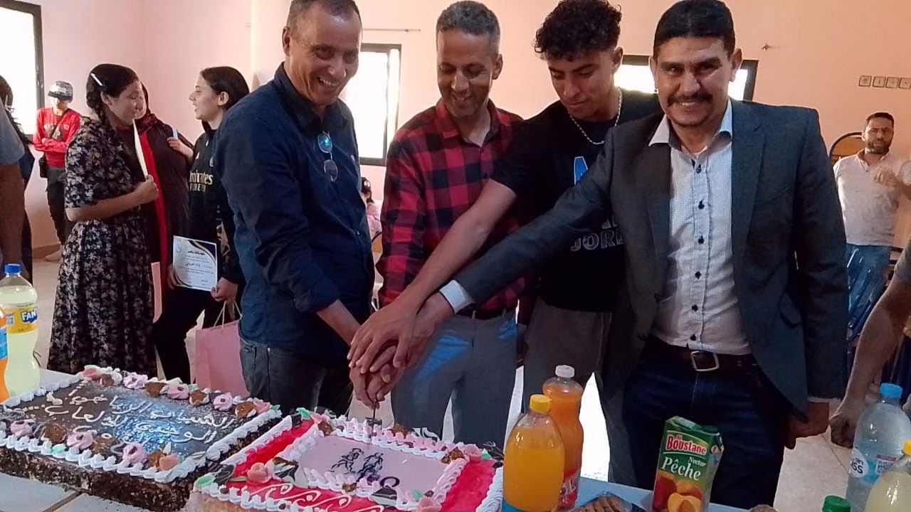 GIL24-TV محمد امساعد بطل المغرب والعرب في سباقات 3000 متر يشكر نسيري الشباب الرياضي الوجدي لألعاب القوى缩略图