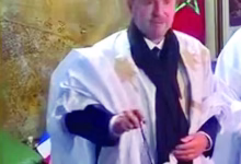السفير الفرنسي بالمغرب يرتدي الزي الصحراوي المغربي.缩略图 السفير الفرنسي بالمغرب يرتدي الزي الصحراوي المغربي.缩略图