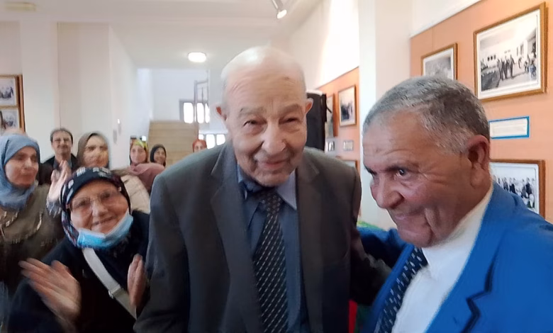 GIL24-TV صور من تاريخ السيد البوزيدي رئيس رابطة جوهرة الشرق بوجدة缩略图