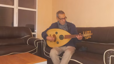 الراحل بن يونس المرزوقي يلتقي معنا غدا الخميس في آخر حلقة له من برنامجه الأسبوعي: “مساءات الخميس” : كنا نوضب له الحلقات ويشاركنا المواضيع وبعد وفاته نعرض عليكم غدا شريط فيديو لمناقشته اطروحته لنيل شهادة دكتوراه الدولة.缩略图