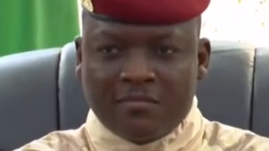 وساطة ملكية تنجح في تحرير أربعة محتجزين فرنسيين ببوركينا فاسو.缩略图 وساطة ملكية تنجح في تحرير أربعة محتجزين فرنسيين ببوركينا فاسو.缩略图