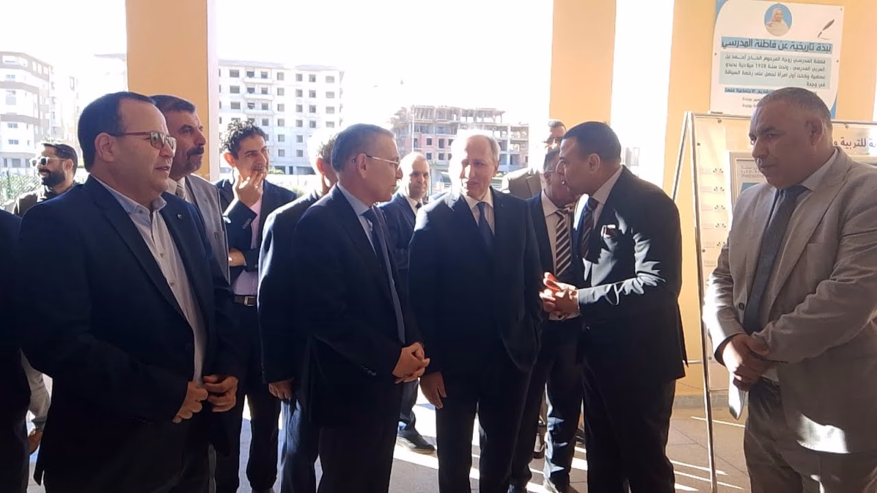 GIL24-TV وزير التربية الوطنية في جولة ماراطونية بوجدة من أجل مشاريع تربوية ورياضية缩略图