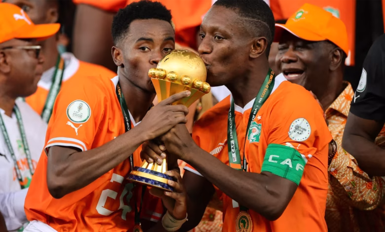 تتويج منتخب كوت ديفوار رجال ونيجيريا للسيدات بجائزة “منتخب السنة”缩略图 تتويج منتخب كوت ديفوار رجال ونيجيريا للسيدات بجائزة “منتخب السنة”缩略图