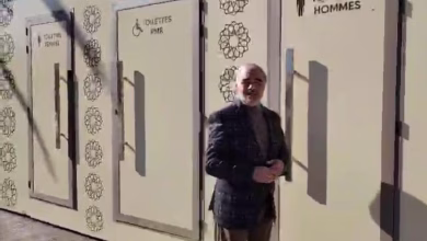 لخضر حدوش رئيس مجلس عمالة وجدة أنجاد يعرض تصميم المراحيض العمومية.缩略图 لخضر حدوش رئيس مجلس عمالة وجدة أنجاد يعرض تصميم المراحيض العمومية.缩略图