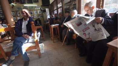 المقاهي والجريدة !!缩略图