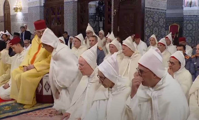 أمير المؤمنين يترأس بالقصر الملكي بالرباط حفلا دينيا إحياء لليلة القدر المباركة缩略图 أمير المؤمنين يترأس بالقصر الملكي بالرباط حفلا دينيا إحياء لليلة القدر المباركة缩略图