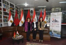 بديعة الراضي يلتقي بالمستشار الثقافي ومدير المركز الثقافي المصري بالرباط缩略图