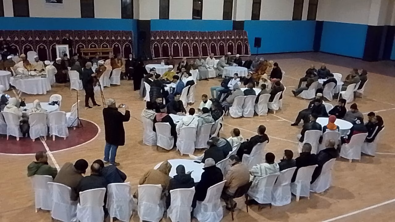 GIL24-TV بني درار : حفل السماع والمديح من احياء أداء المدينة缩略图