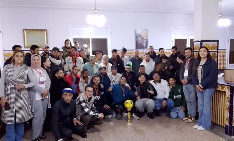 GIL24-TV الشبيبة الاتحادية . إفطار جماعي و توزيع الجوائز على الفرق الفائزة وتكريم المشاركين في دوري كرة القدم缩略图 GIL24-TV الشبيبة الاتحادية . إفطار جماعي و توزيع الجوائز على الفرق الفائزة وتكريم المشاركين في دوري كرة القدم缩略图