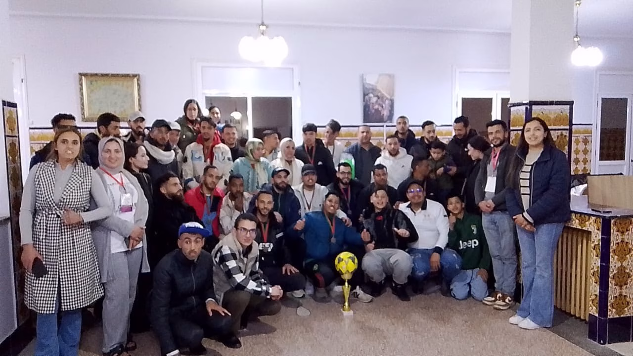 GIL24-TV الشبيبة الاتحادية . إفطار جماعي و توزيع الجوائز على الفرق الفائزة وتكريم المشاركين في دوري كرة القدم缩略图