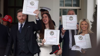 عهد ترامب: وزارة العدل تسلم وثائق جيفري إبستين إلى مؤثرين محافظين缩略图 عهد ترامب: وزارة العدل تسلم وثائق جيفري إبستين إلى مؤثرين محافظين缩略图