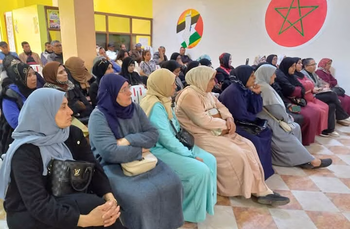 على هامش اللقاء التواصلي ليوم 18 أبريل AMSV تصدر بلاغا حول لقاء أسر وعائلات المحتجزين والموقوفين والسجناء ضحايا الهجرة.缩略图 على هامش اللقاء التواصلي ليوم 18 أبريل AMSV تصدر بلاغا حول لقاء أسر وعائلات المحتجزين والموقوفين والسجناء ضحايا الهجرة.缩略图