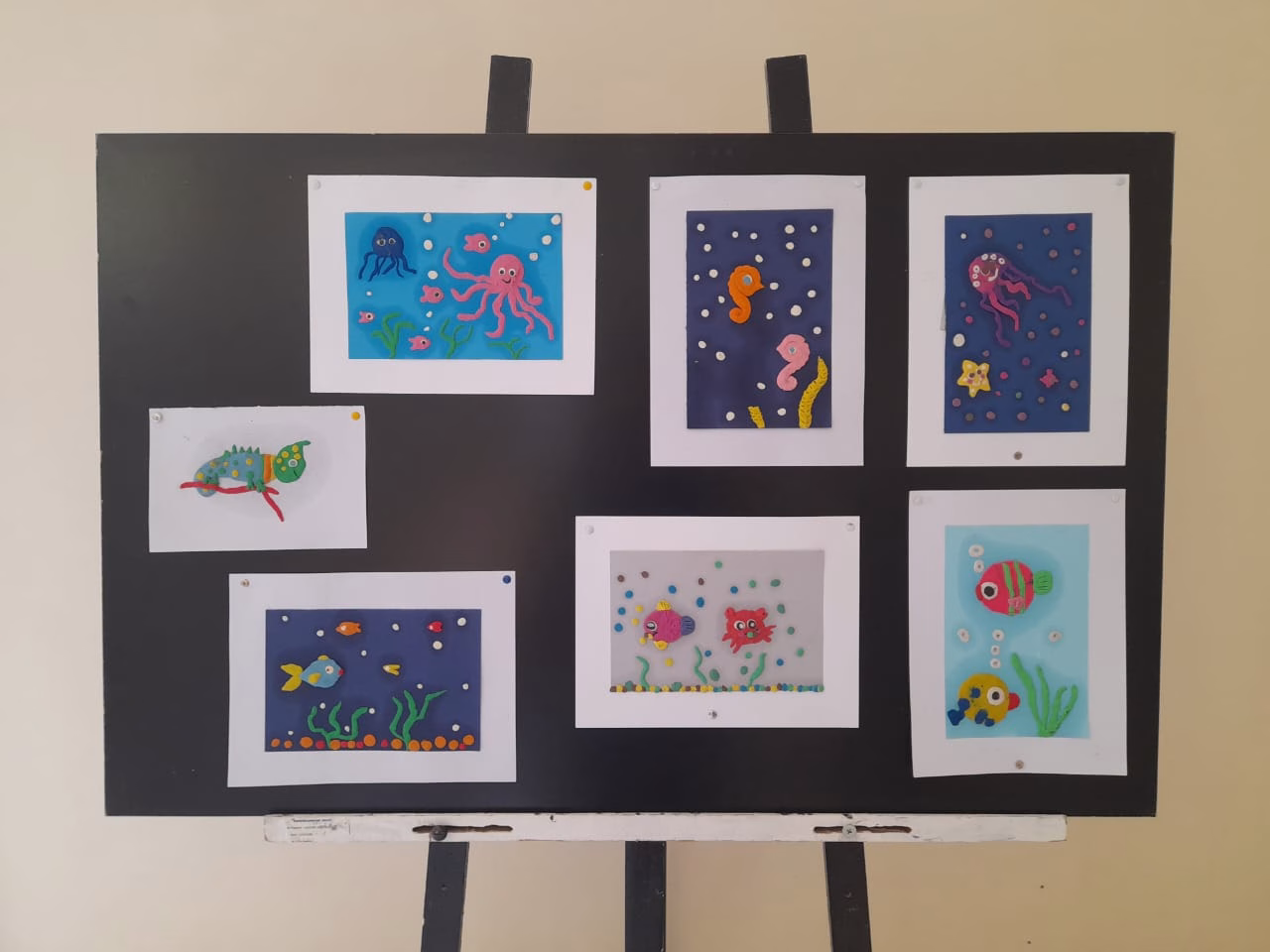 أضواء وظلال: إبداع الأطفال في قلب وجدة الثقافية缩略图