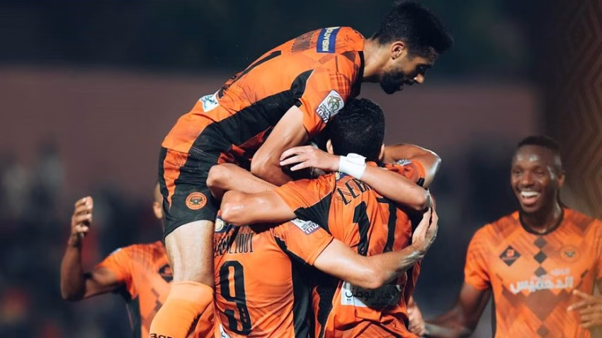 نهضة بركان يقترب من النهائي برباعية في شباك شباب قسنطينة缩略图