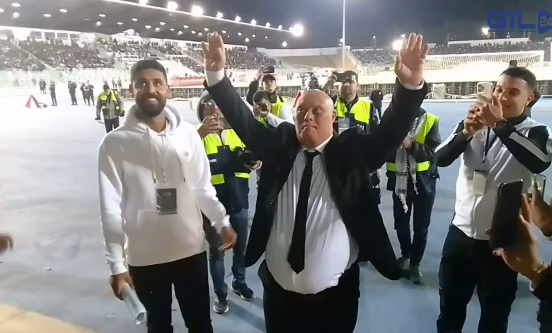 GIL24-TV جلال يرحب بجماهير نادي الرجاء الرياضي في أجواء مليئة بروح الأخوة缩略图