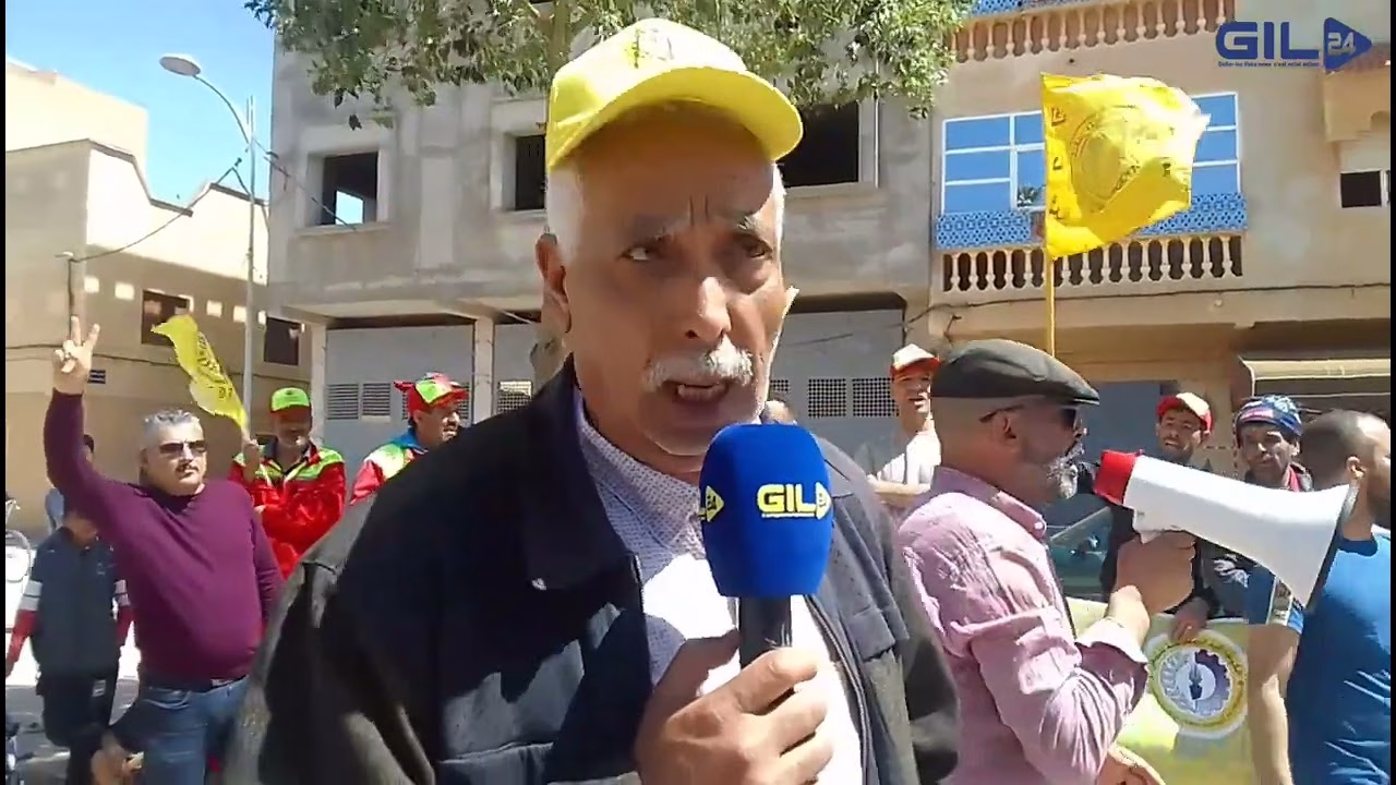 GIL24-TV بني درار .. عمال النظافة بني درار في وقفة احتجاجية لعدم حصولهم على اجورهم لمدة 3 أشهر缩略图