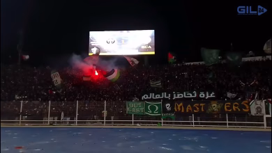 GIL24-TV أهازيج أغنية ” رجاوي فلسطيني ” تملئ الملعب الشرفي بوجدة حماسا缩略图