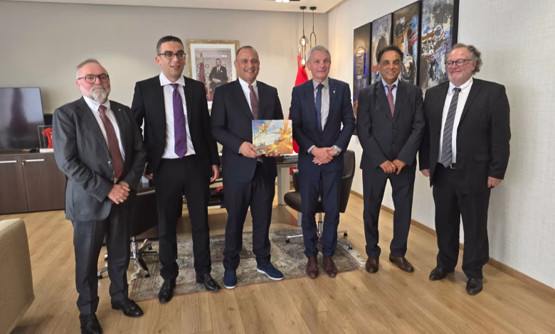 الوزير رياض مزور يستقل جمعية Maison Europe Afrique بحضور أمين خيري عضو غرفة التجارة والصناعة والخدمات لجهة الشرق.缩略图 الوزير رياض مزور يستقل جمعية Maison Europe Afrique بحضور أمين خيري عضو غرفة التجارة والصناعة والخدمات لجهة الشرق.缩略图