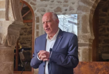 عفيف بناني يدافع عن “الخطية”.. مسار فلسفي لا يُختزل في صورة!缩略图