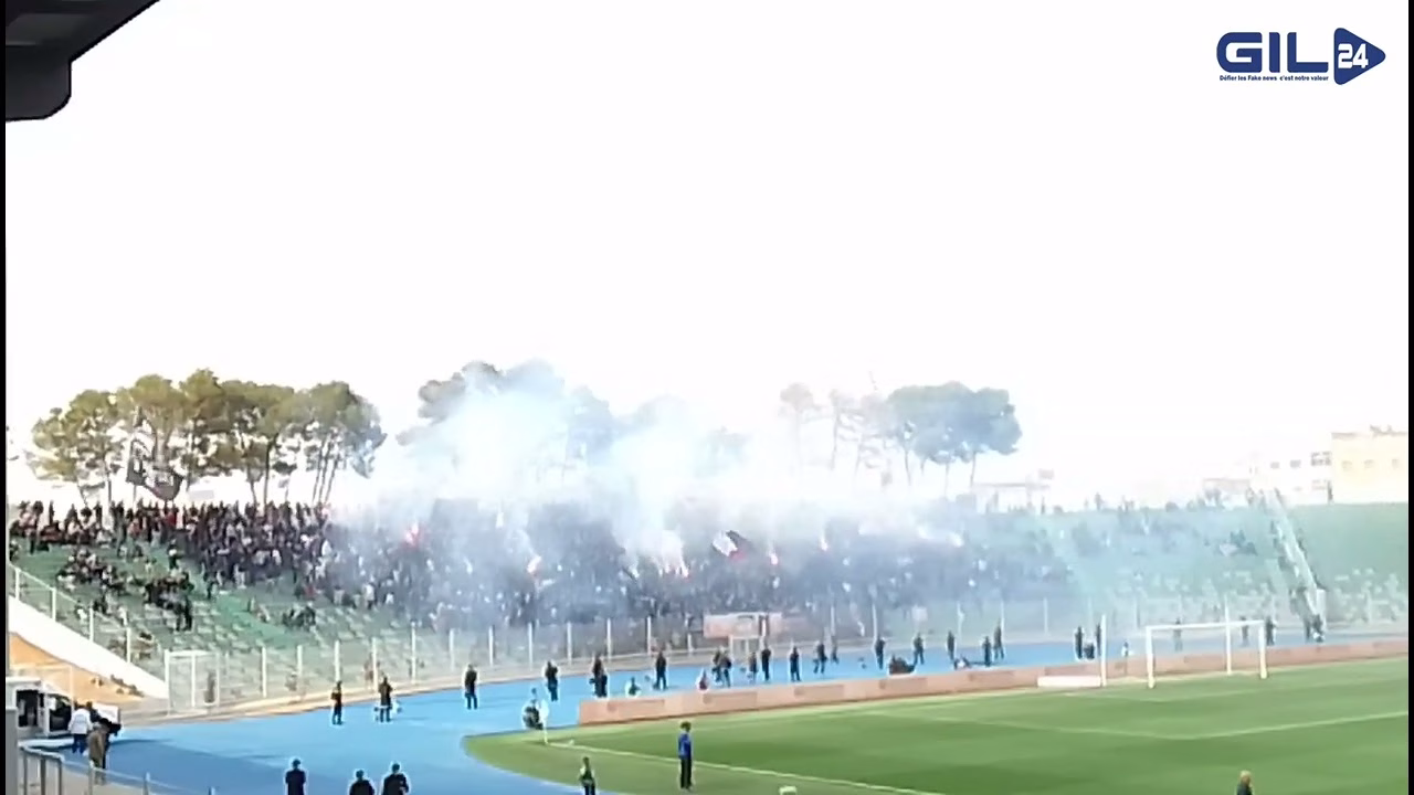 GIL24-TV من وجدة : كراكاج جماهير المراكشية تشعل الملعب الشرفي缩略图