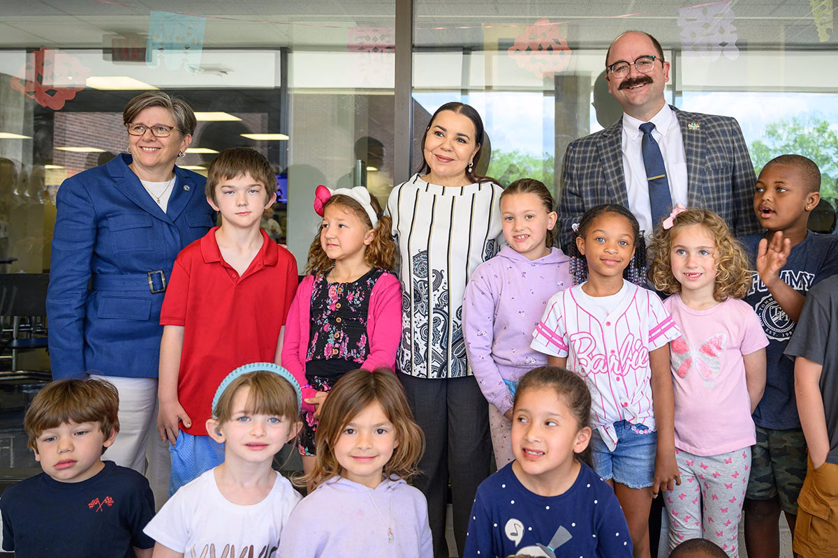 الأميرة للا أسماء تضع حجر الزاوية لشراكة استراتيجية مع جامعة غالوديت الأمريكية لتعليم الصم缩略图