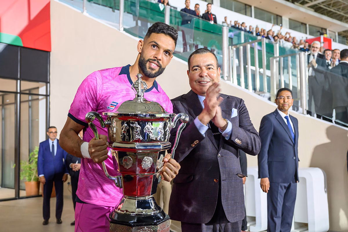 صاحب السمو الملكي الأمير مولاي رشيد يترأس نهائي كأس العرش لكرة القدم بفاس缩略图