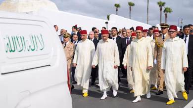 تشييع جثمان الراحل عبد الحق المريني بمقبرة الشهداء بالرباط بحضور الأمير مولاي رشيد缩略图