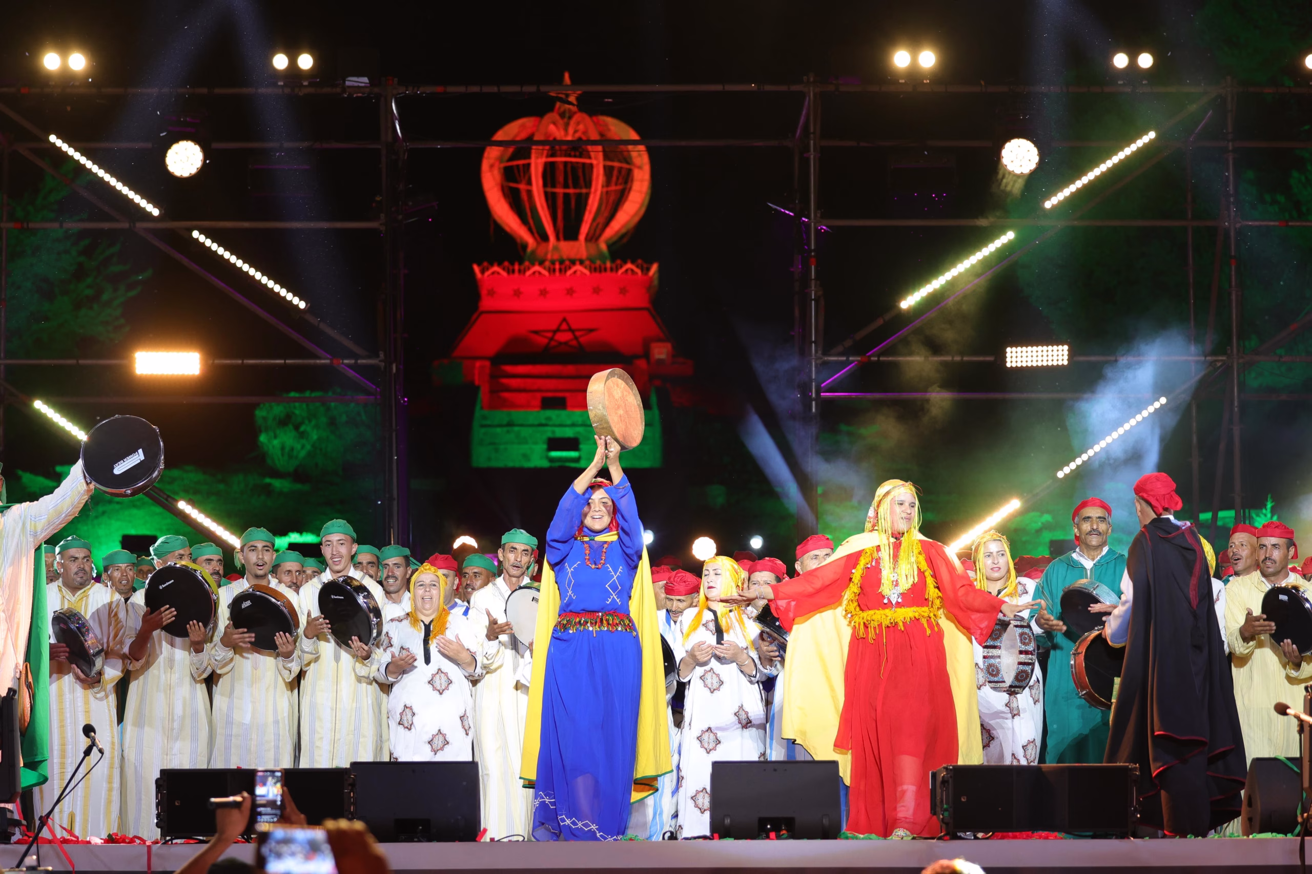 افتتاح مهرجان إفران الدولي: سمفونية أحيدوس تحتضن جمال الأطلس缩略图