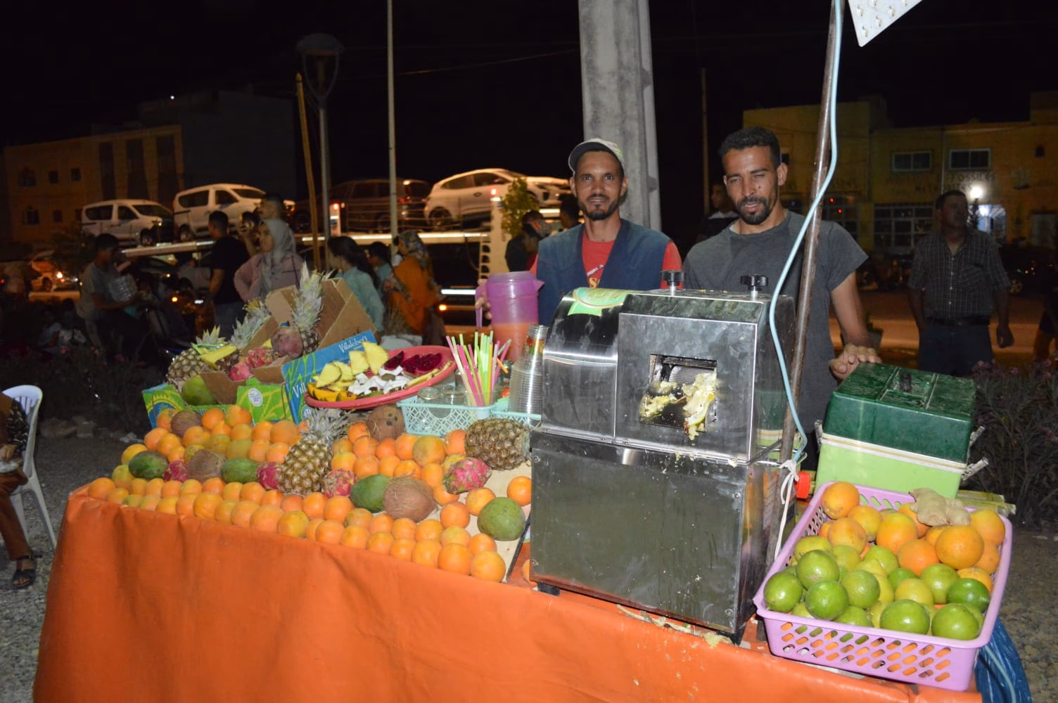 دينامية اقتصادية موازية: التجار المتجولون ينعشون محيط المعرض الجهوي للمنتوجات المجالية بميدلت缩略图