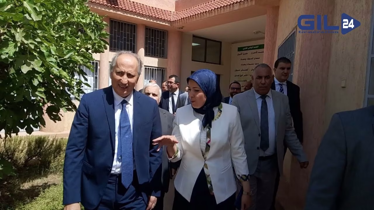 GIL24-TV وجدة: وزير التربية يتفقد الأنشطة الصيفية ومشاريع التأهيل التعليمي缩略图
