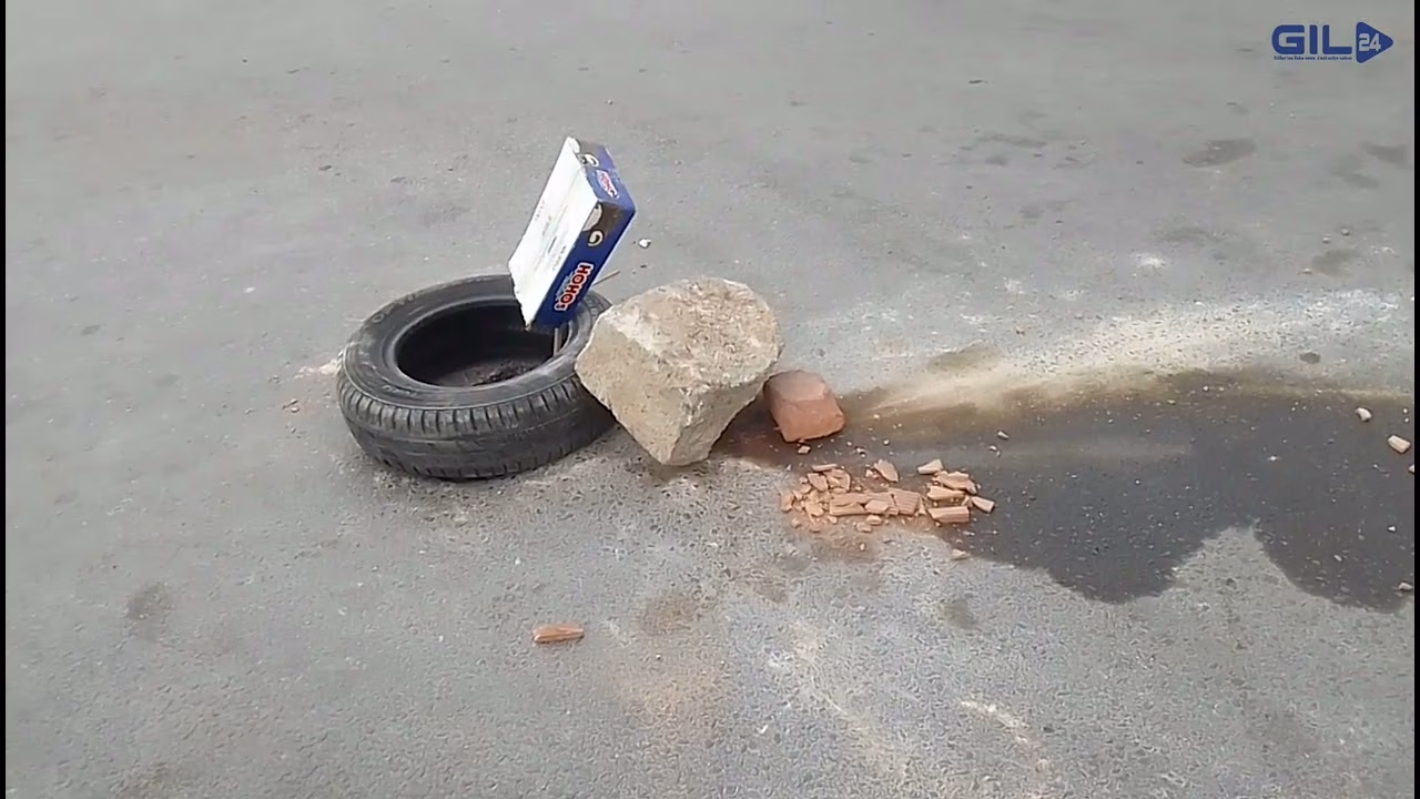 GIL24-TV حفرة تهدد سلامة مستعملي الطريق بشارع كولوش بوجدة.缩略图