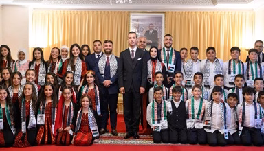 صاحب السمو الملكي ولي العهد الأمير مولاي الحسن يستقبل الأطفال المقدسيين في تطوان في إطار الدورة الـ16 للمخيم الصيفي لوكالة بيت مال القدس الشريف缩略图 صاحب السمو الملكي ولي العهد الأمير مولاي الحسن يستقبل الأطفال المقدسيين في تطوان في إطار الدورة الـ16 للمخيم الصيفي لوكالة بيت مال القدس الشريف缩略图