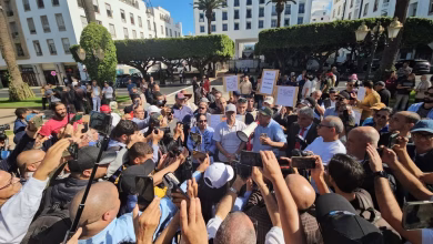 وقفة الصحافة المغربية أمام البرلمان: “لا للتراجع الديمقراطي”، و”نعم للتنظيم الذاتي الحقيقي”缩略图 وقفة الصحافة المغربية أمام البرلمان: “لا للتراجع الديمقراطي”، و”نعم للتنظيم الذاتي الحقيقي”缩略图
