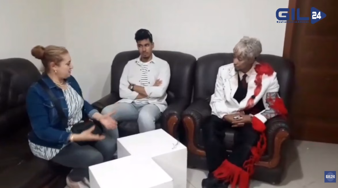 “أوتوسكوبيك” يثير الدموع في مهرجان وجدة للمونودراما: صراع “عبد الله” النفسي بين عنف التربية وتحرير الذات缩略图