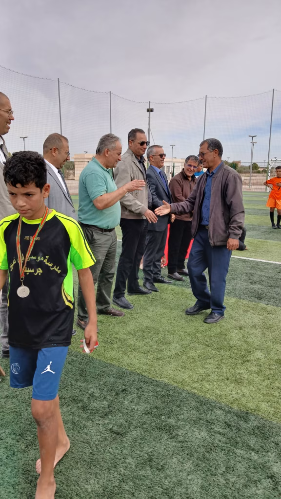 انتصار أسطوري لـ”عمر بن الخطاب”: 5-1 في النهائي.. تلاميذ جرسيف يحتفلون ببطل جديد!插图3