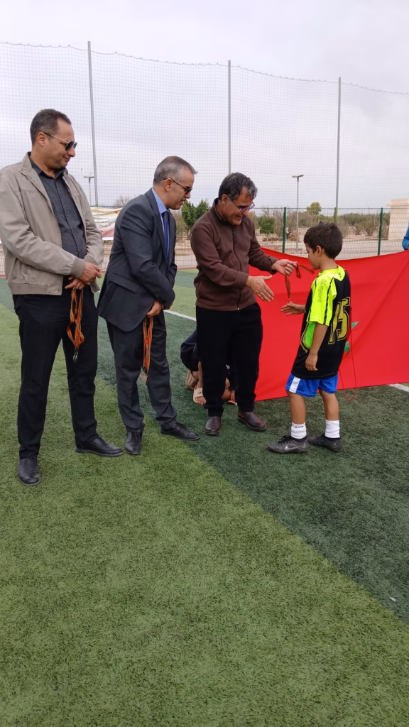 انتصار أسطوري لـ”عمر بن الخطاب”: 5-1 في النهائي.. تلاميذ جرسيف يحتفلون ببطل جديد!插图4