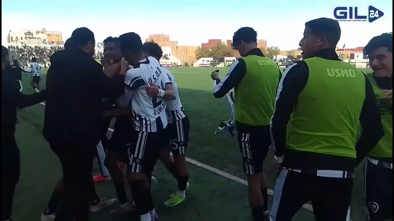 GIL24-TV فرحة هستيرية للاعبي فريق الوجدي بعد تسجيل الهدف الثالث في مرمى تطوان .缩略图