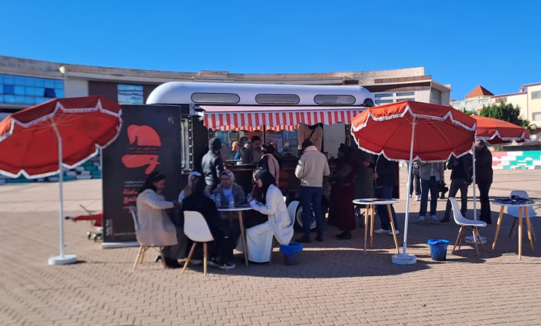 قافلة التوعية بالعنف الرقمي ضد النساء والفتيات تتواصل بوجدة缩略图